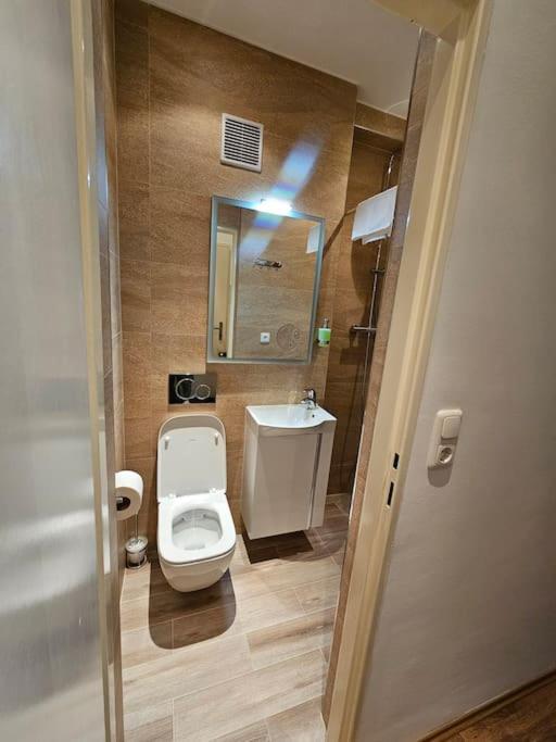 City Apartment บราติสลาวา ภายนอก รูปภาพ